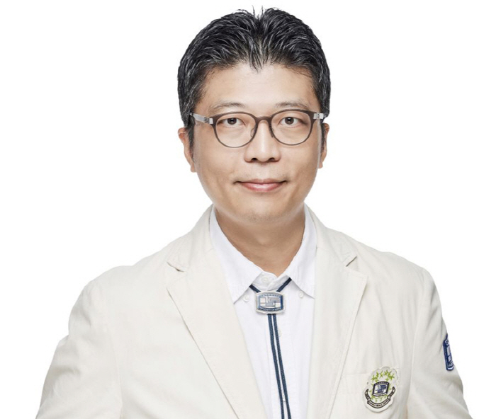 봄철 유행 눈 질환 '4가지', 예방과 치료는?