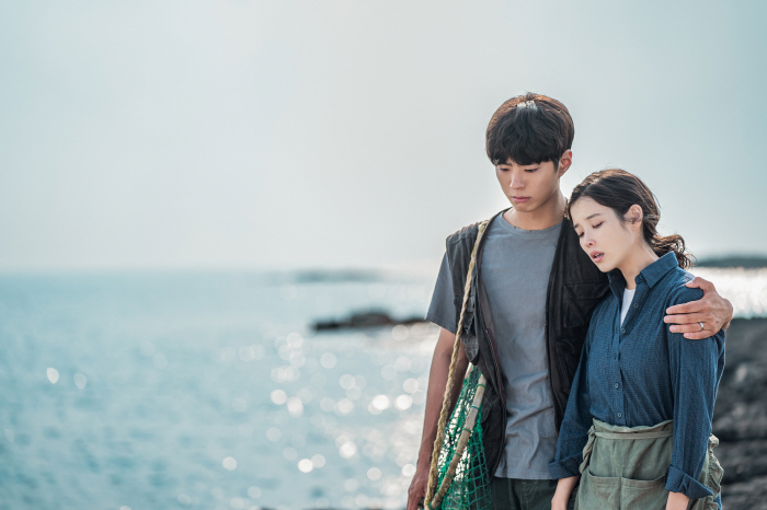 아이유♥박보검 부모됐다..'폭싹 속았수다' 여름 맞은 2막 예고