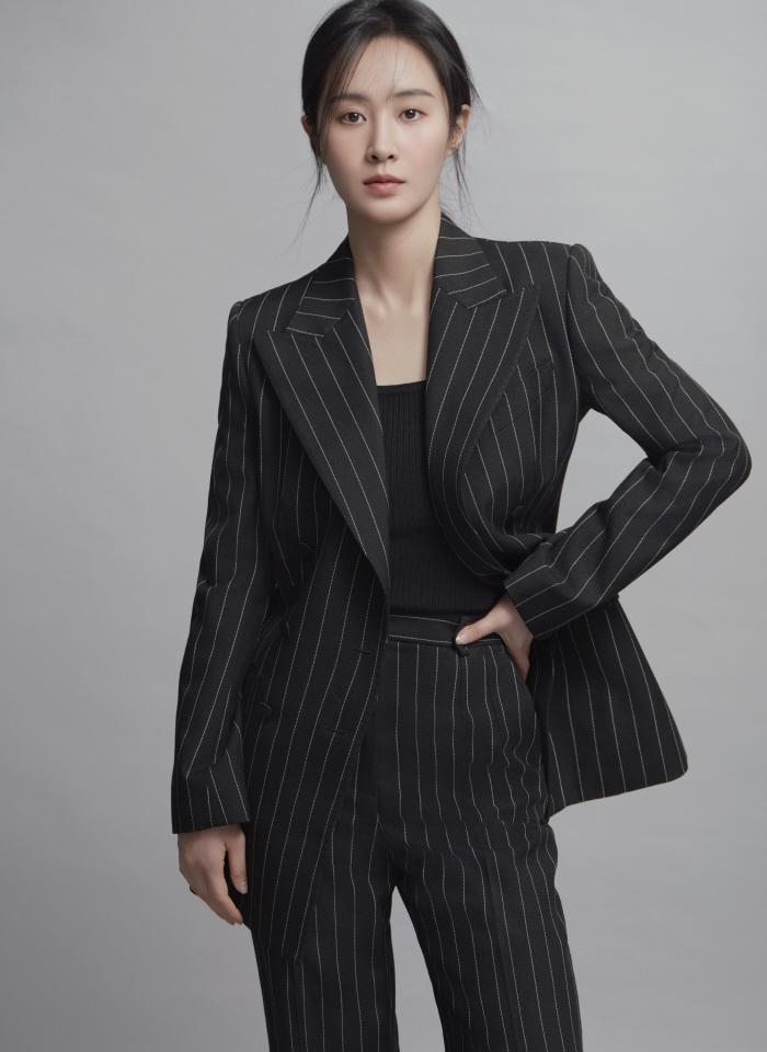 [인터뷰②] '침범' 권유리 "임산부+'파격' 흡연신? 자유로운 연기 원했다"