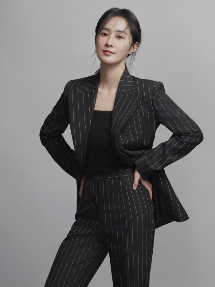 [인터뷰③] '침범' 권유리 "윤아→수영, 촬영장에 커피차 보내며 경제적 도움"