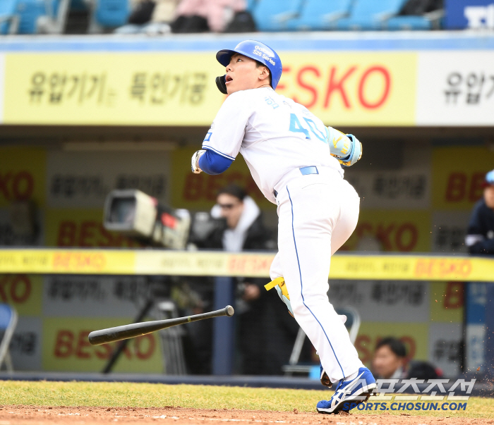 "저 어린 선수가 곽빈의 빠른 공을 밀어서 넘겼다" 믿기 힘든 괴력의 로…