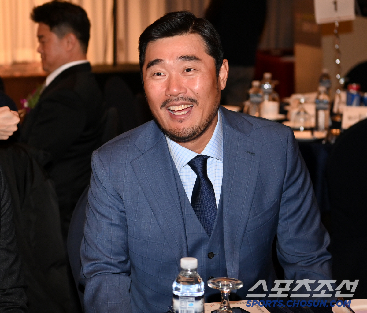 '난공불락 포크볼, 선발 보인다' 최성영 호투 NC, KIA 꺾고 시범경…