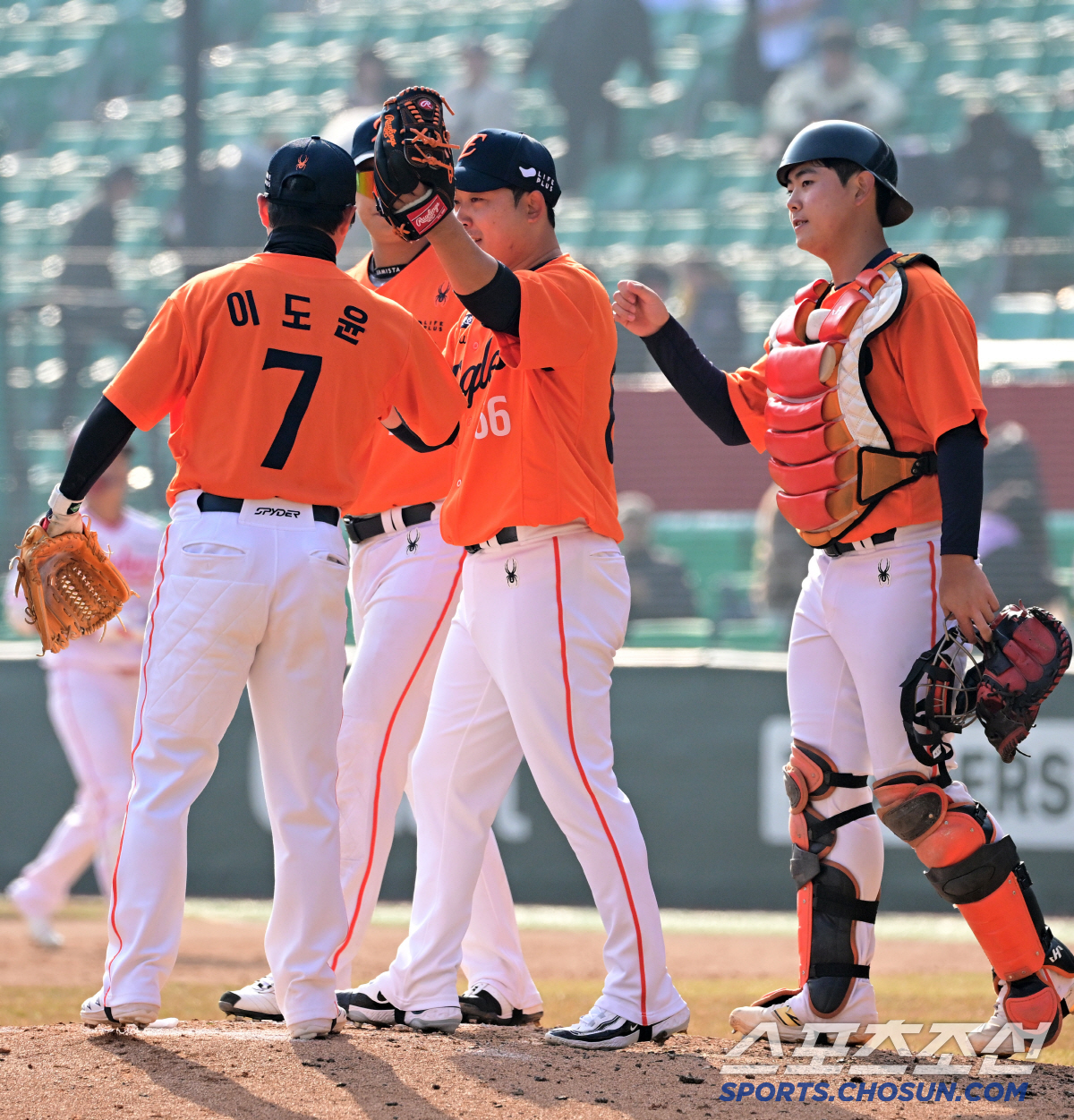 "시범경기지만…" 14억 외인 호투→'50억 FA' 침묵 끝! 한화, 투…