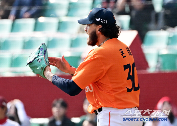 "시범경기지만…" 14억 외인 호투→'50억 FA' 침묵 끝! 한화, 투…