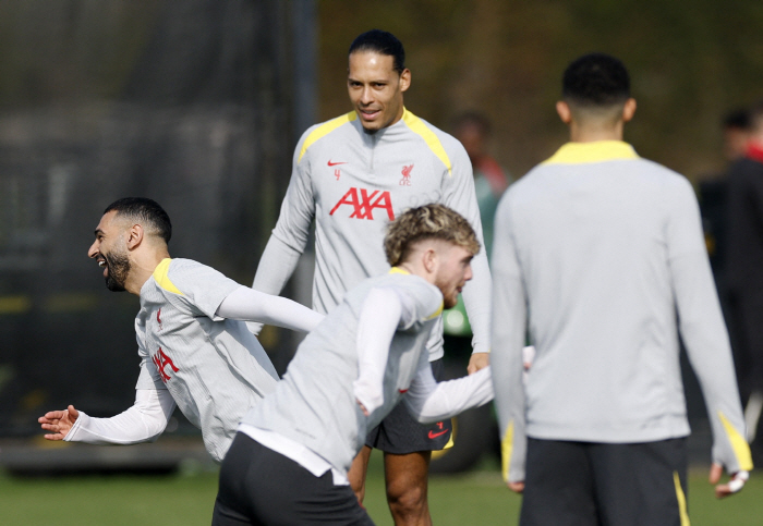 [속보]충격 실화...'EPL 킹' 살라 vs '리버풀 부주장' 아놀드,…