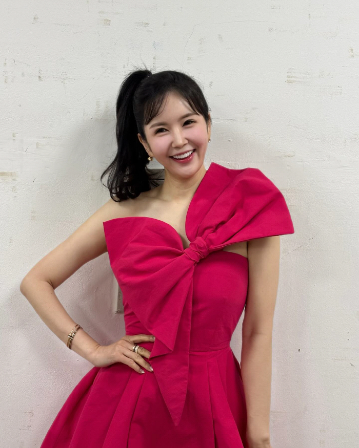 [SCin스타] "아이돌 비주얼?" 장영란, 완판 행진 속 미모 리즈 갱…