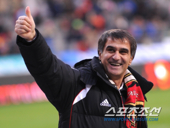 '세월에 장사 없네' 韓 대표팀 감독 후보였던 귀네슈, '성적부진'으로 …