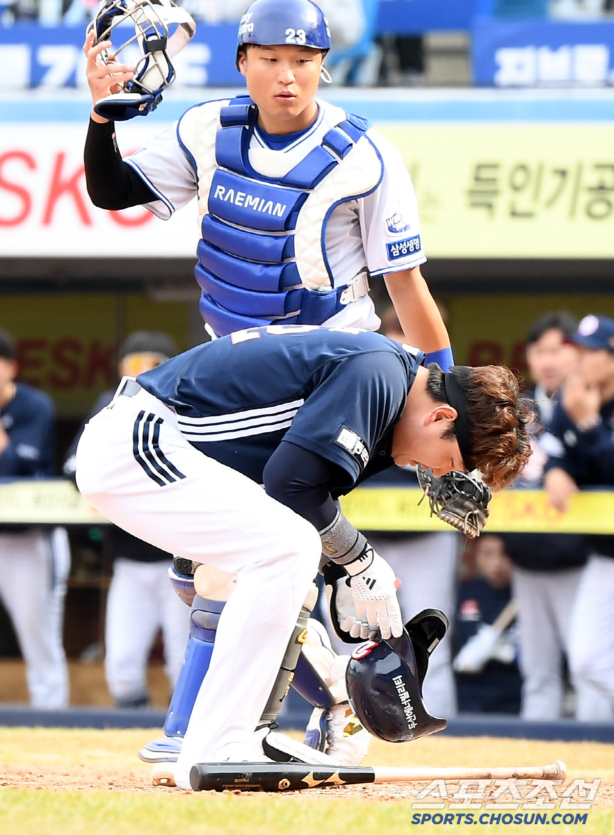 '헤드샷 맞았는데 홈런까지 쳤다’ 그런데 모두 무관심...백업 포수에게 …
