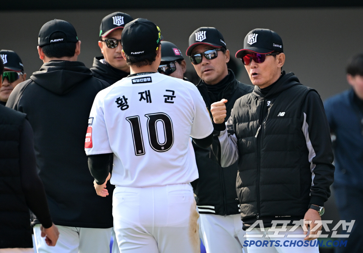 아뿔싸 '60억' 황재균이 후보로 밀려났다! "눈 딱 감고 결단" → 이…