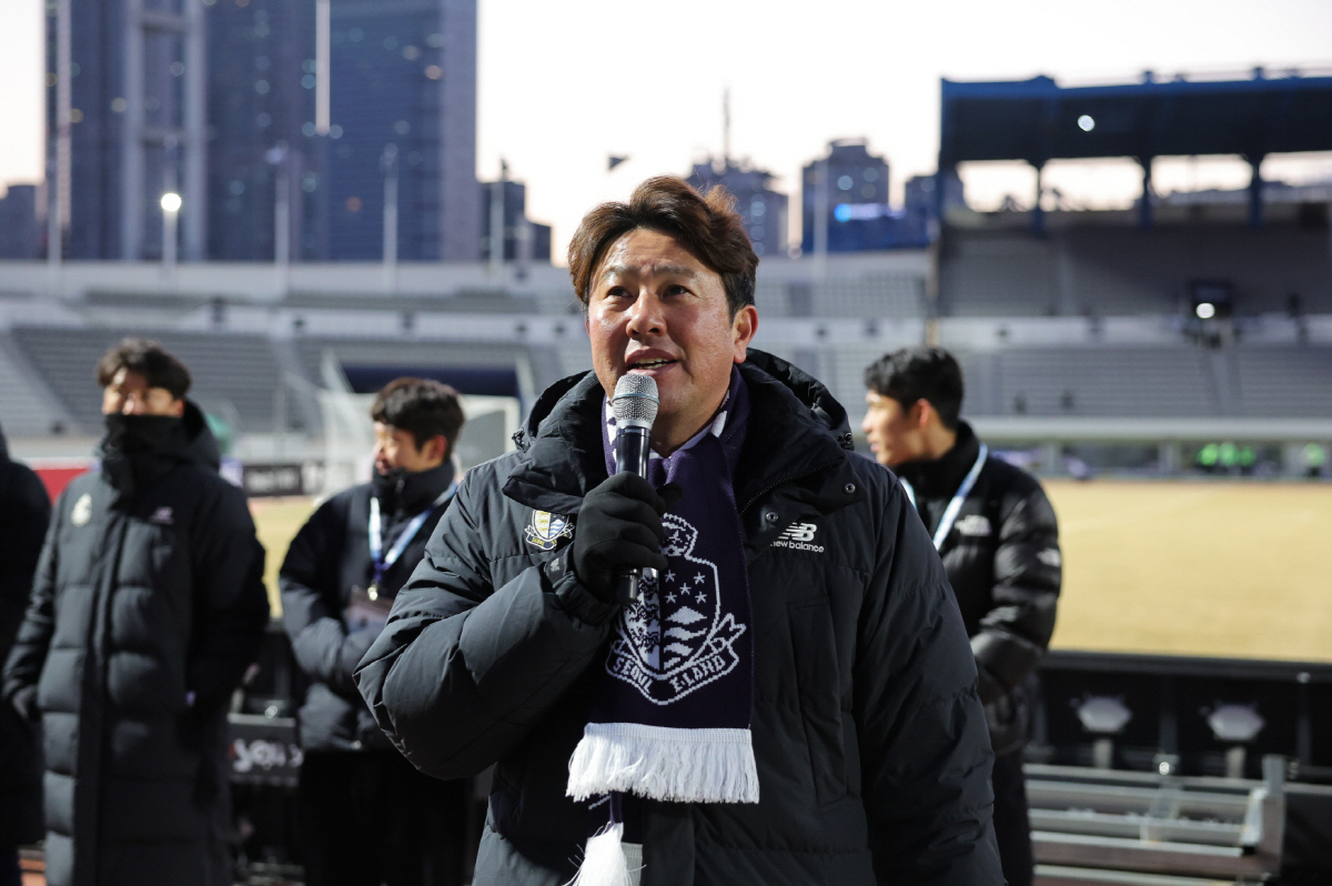 '구단 창단 첫 감독 재계약' 이랜드 감독 잔혹사 끊어낸 김도균 감독