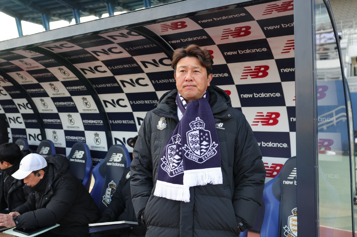 '구단 창단 첫 감독 재계약' 이랜드 감독 잔혹사 끊어낸 김도균 감독