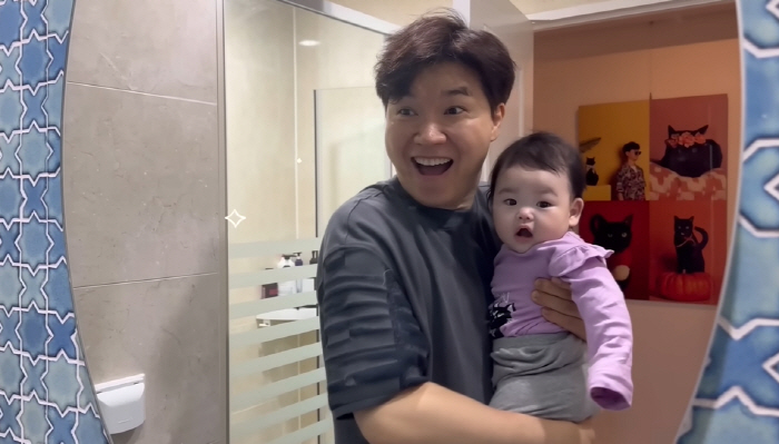 박수홍, '딸 육아일기 유튜브' 제대로 터졌다...인급동 폭발 "아빠 손…