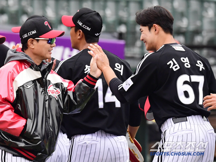 154km 신인 마무리가 2아웃잡고 갑자기 2볼넷. 염갈량은 오히려 칭찬…