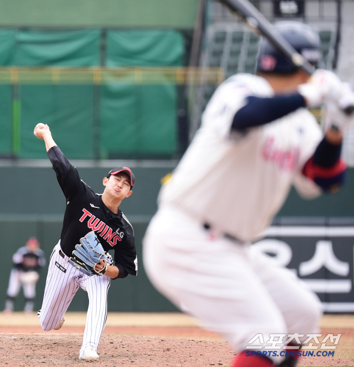 154km 신인 마무리가 2아웃잡고 갑자기 2볼넷. 염갈량은 오히려 칭찬…