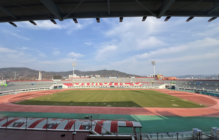 '드디어 홈으로' 김천 상무 2025년 첫 손님맞이 어떻게 준비하고 있나…