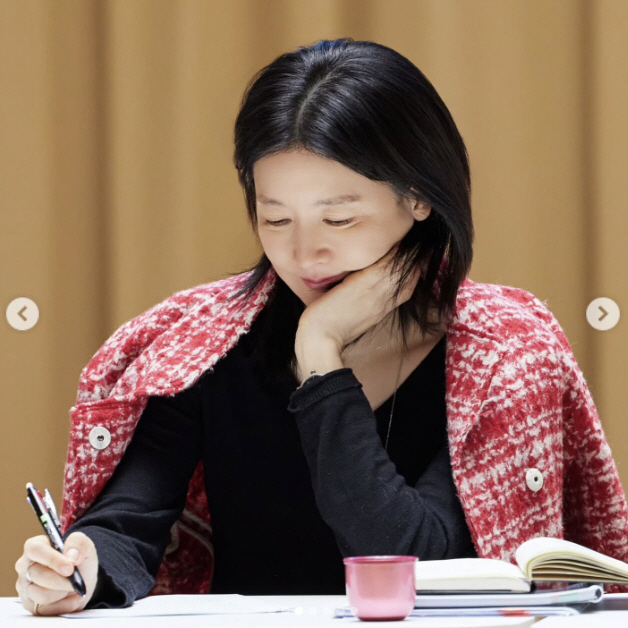 이영애, ‘여자 햄릿’ 헤다 가블러된다..32년만 연극 복귀