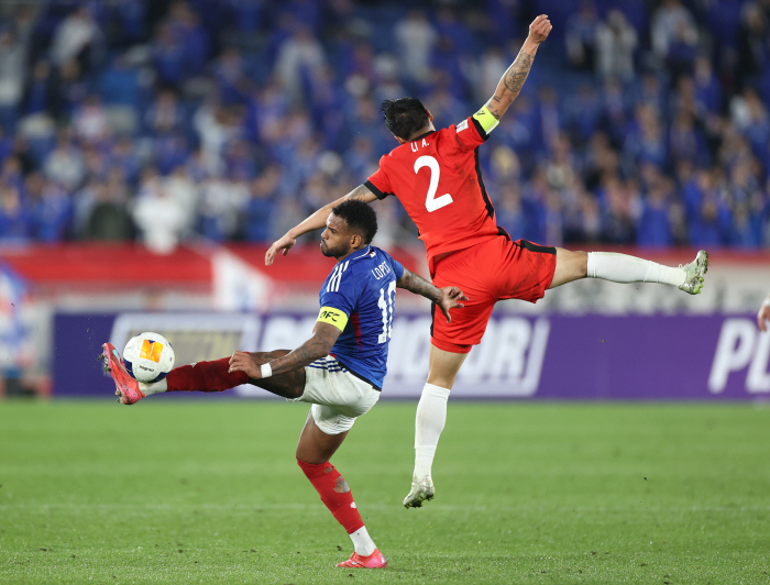 '왕자가 무너졌다'→'中 1위는 日 강등권인가' 중국 축구 또 좌절, 상…