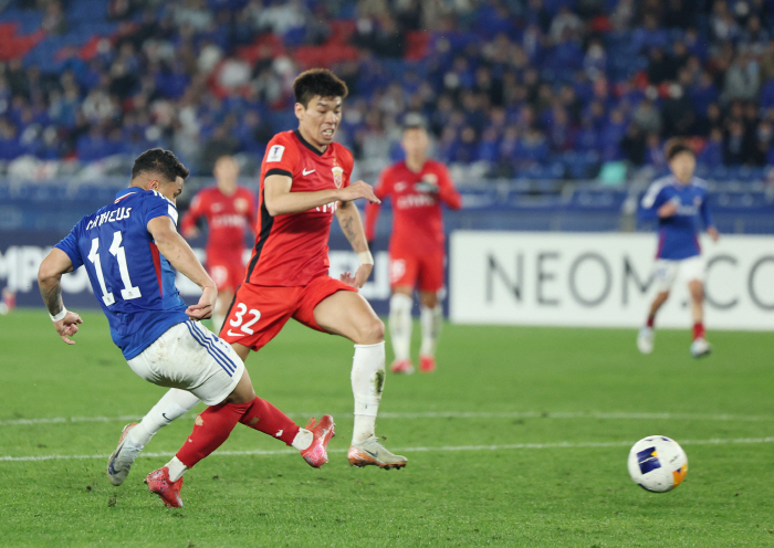 '왕자가 무너졌다'→'中 1위는 日 강등권인가' 중국 축구 또 좌절, 상…