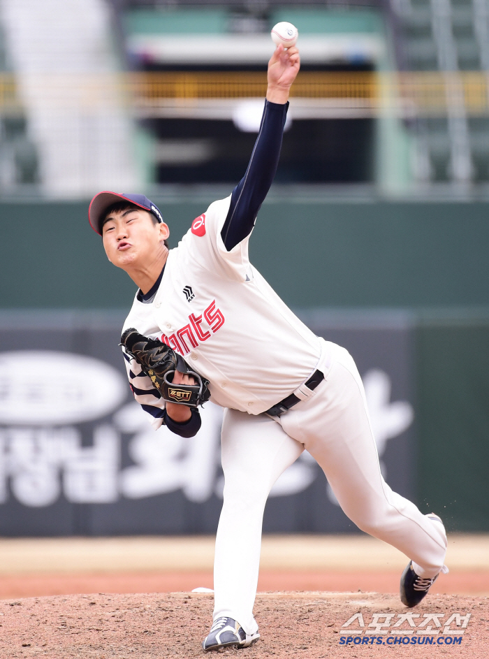 롯데가 '멘탈갑'을 뽑았다. 최고 141km 전체 4순위 신인의 선전포고…
