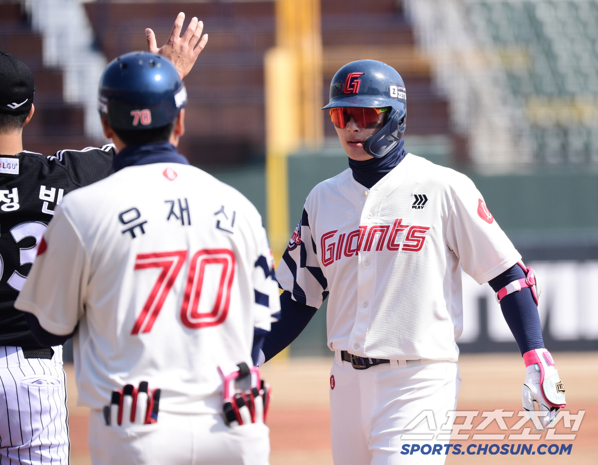 "2년차만 넘기면 괜찮겠지 했는데..." 윤동희도 알았다. 왜 잘하는 선…