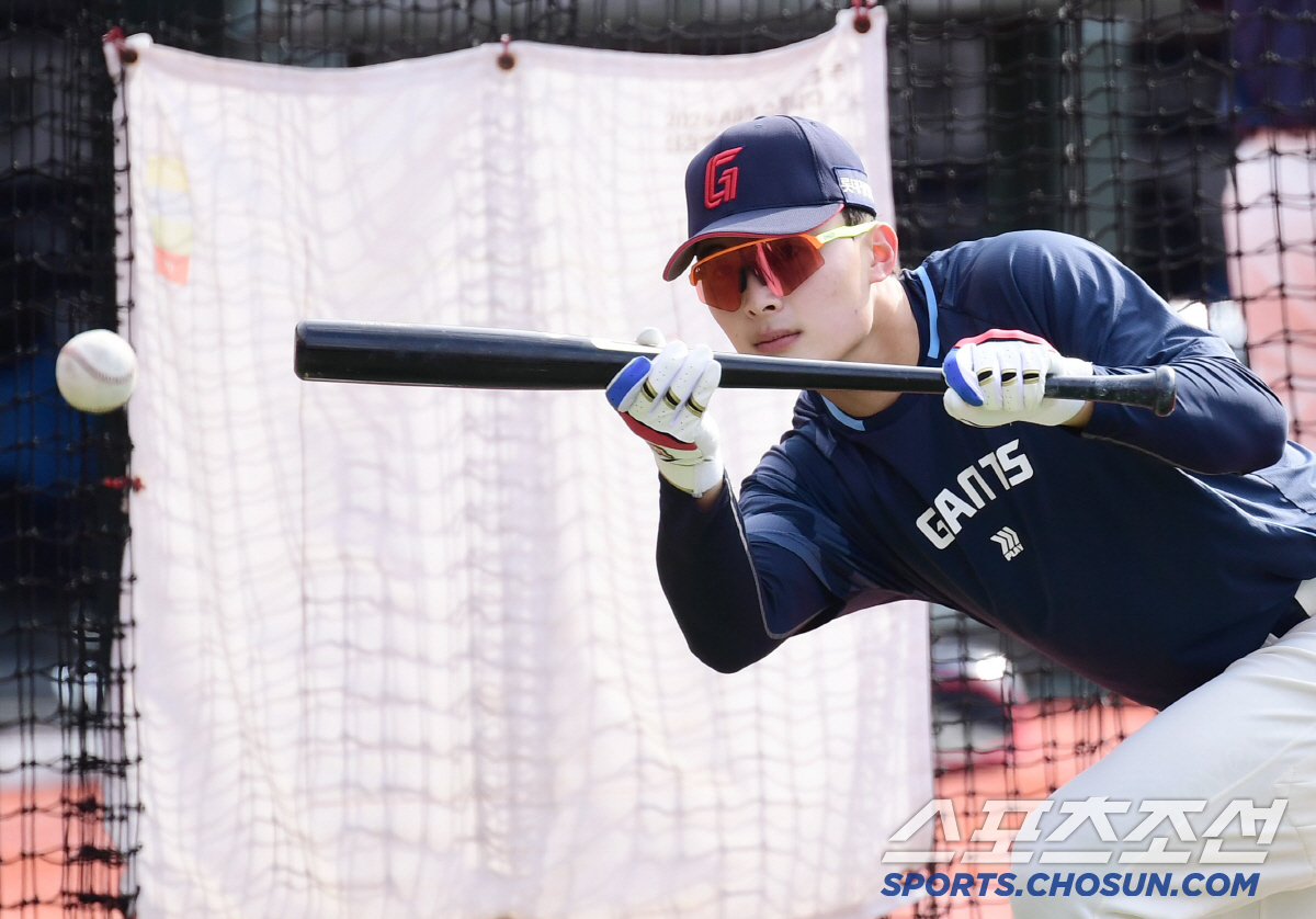 "2년차만 넘기면 괜찮겠지 했는데..." 윤동희도 알았다. 왜 잘하는 선…