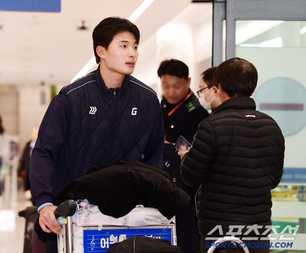 "2년차만 넘기면 괜찮겠지 했는데..." 윤동희도 알았다. 왜 잘하는 선…