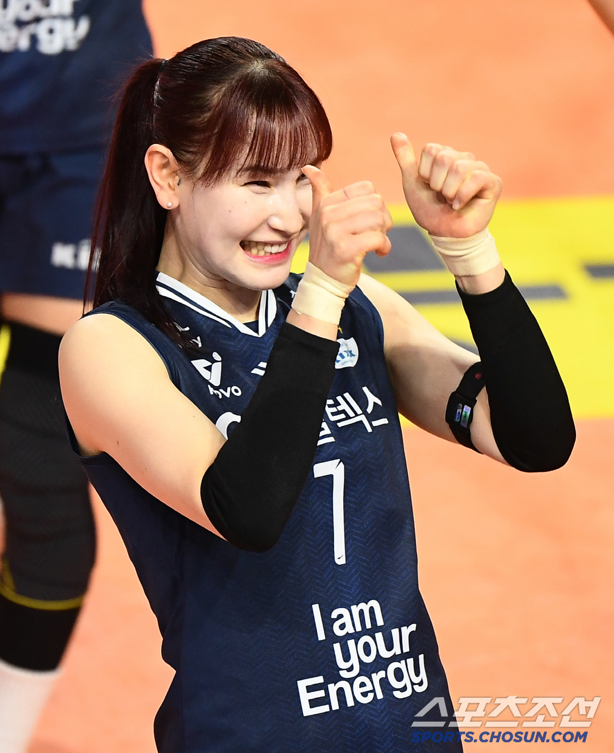 '악!' 무릎 감싸쥔 안혜진, 긴 부상+재활 이겨냈는데…또 쓰러졌다 '아…