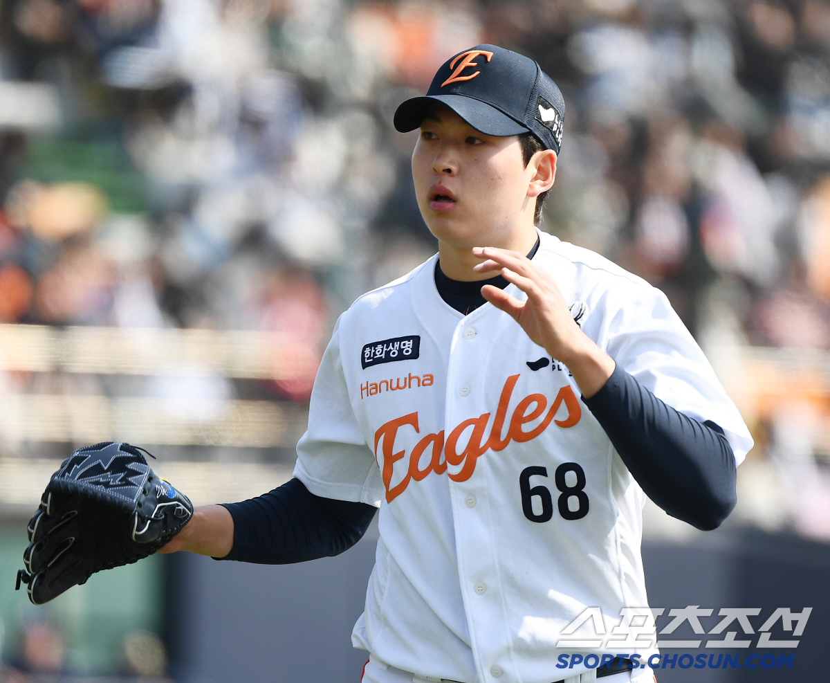 "구속 3㎞ 늘면 기회 줄게"→6㎏ 찌우며 '목표 달성'…'역대 11번째…