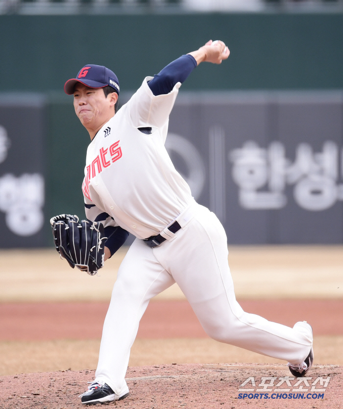 "스트라이크 하나 못던지고 내려오기도 했는데..." 사와무라보고 나만의 …