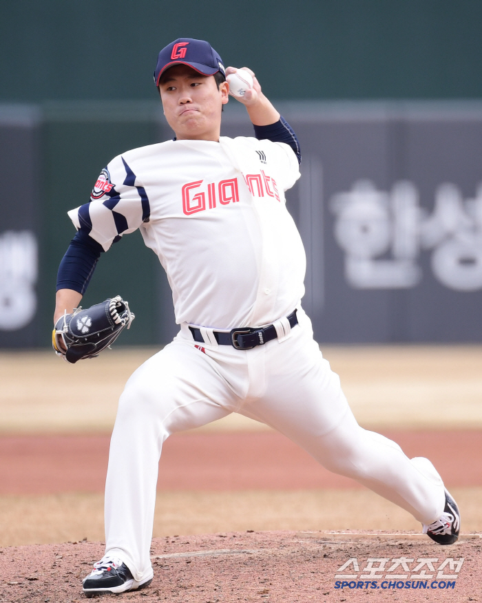 "스트라이크 하나 못던지고 내려오기도 했는데..." 사와무라보고 나만의 …