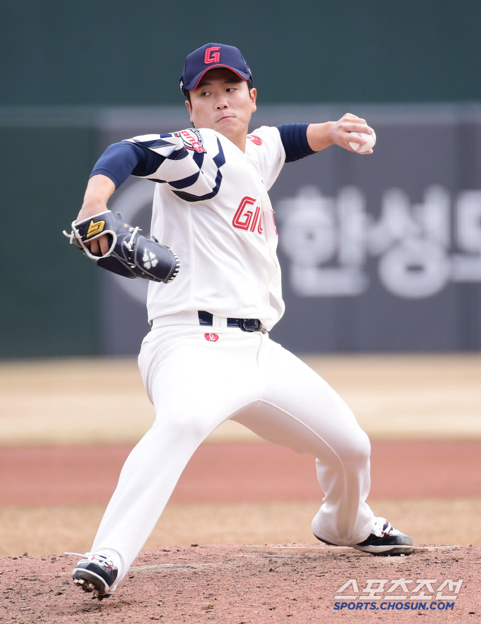 "스트라이크 하나 못던지고 내려오기도 했는데..." 사와무라보고 나만의 …