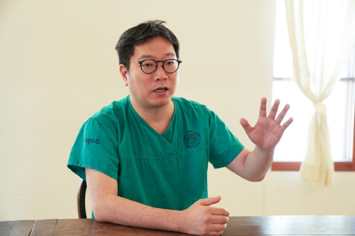 넷플릭스 '중증외상센터' 자문의 김태윤 교수 "24시간, 365일 멈추지…