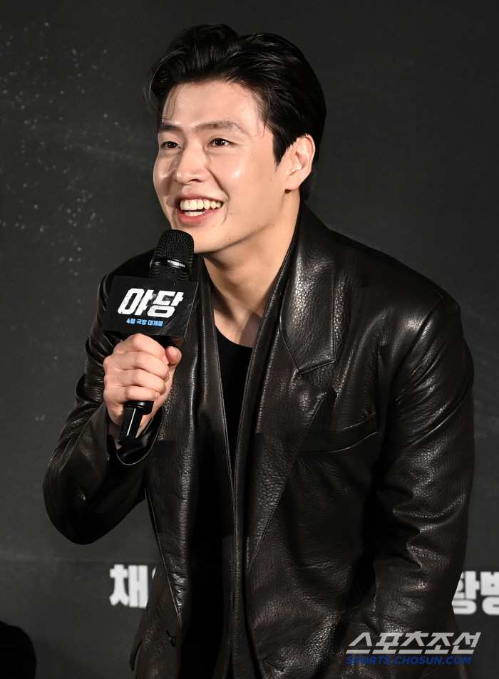 [포토] 강하늘, 활기찬 미소로 인사