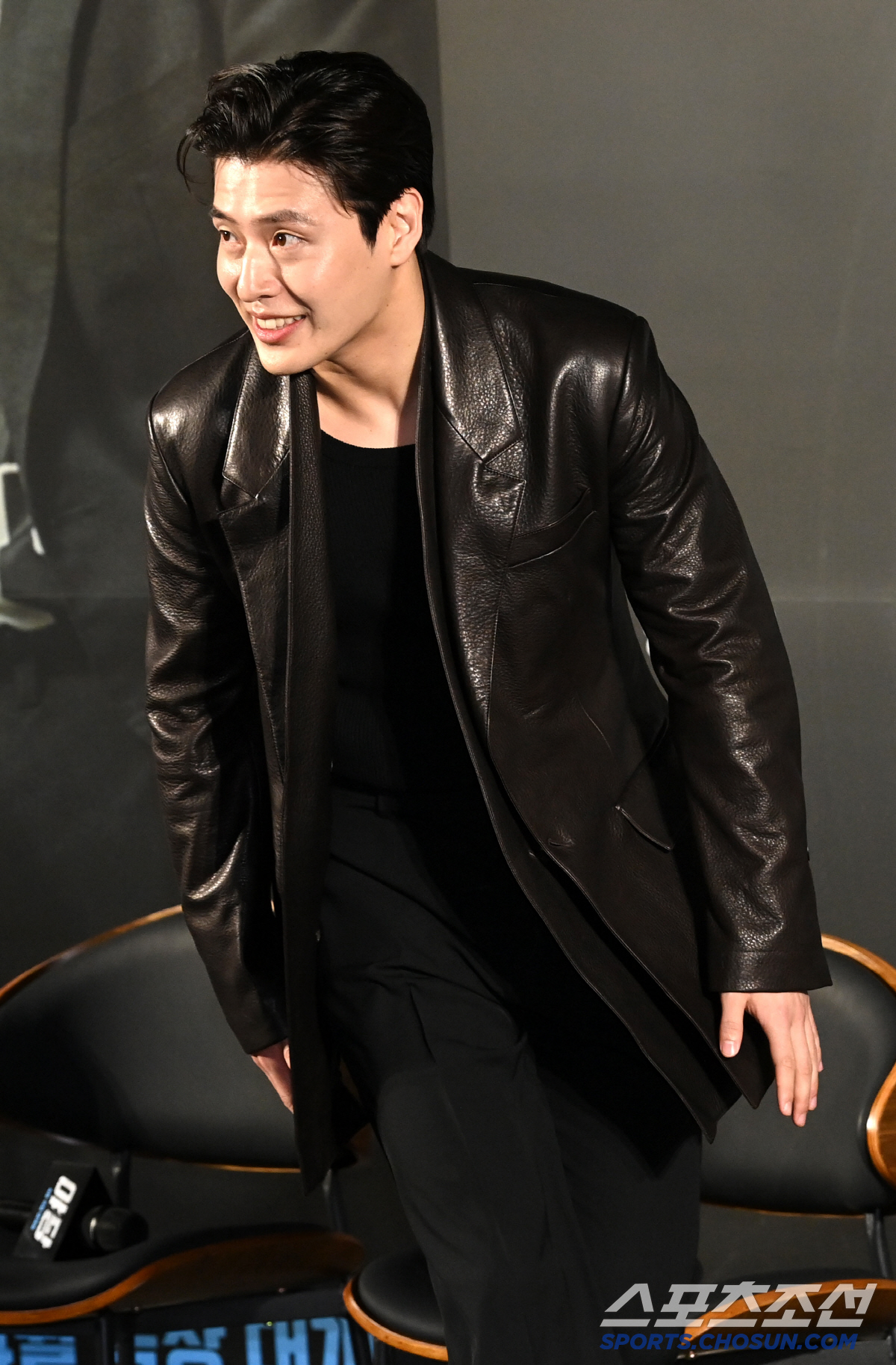 [포토] 강하늘, 밝은 미소로 인사 먼저