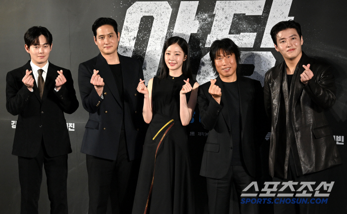 [포토] 강하늘 유해진 채원빈 박해준 류경수, '야당' 사랑해주세요