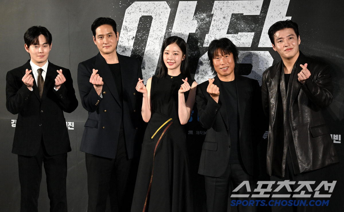 [포토] 강하늘 유해진 채원빈 박해준 류경수, '야당' 사랑해주세요