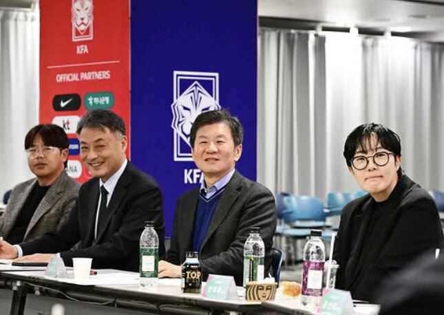 '천안서 급상경'정몽규 회장의 여자축구 깜짝 간담회,소통 행보의 시작 "…