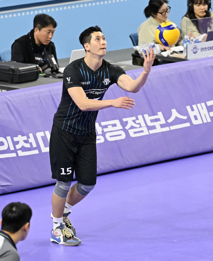'굿바이 레전드' 문성민, 전격 은퇴 선언 '16년 현역 생활 마무리'……