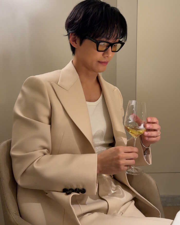 남궁민, ♥진아름 앞에선 '애교쟁이' 남편...둘만의 럭셔리 생일파티