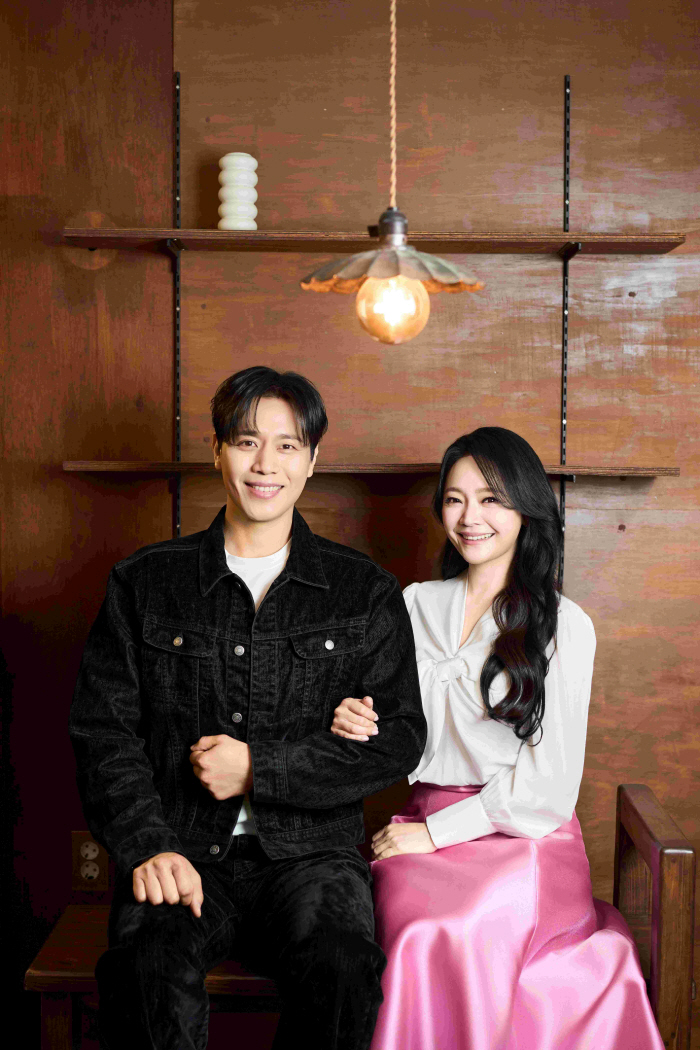 “서로 잘 알아 좋지만, 숨 쉴 틈은 없어” ‘명성황후’ 김소현♥손준호, '부부 공연' 명암 고백