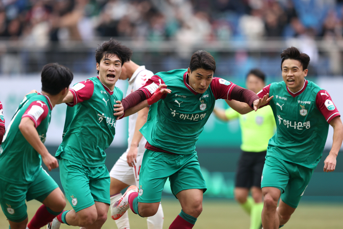 '빅2' 대전은 제주, 울산은 수원으로→다시 시작된 김천과 강원의 '돌풍…