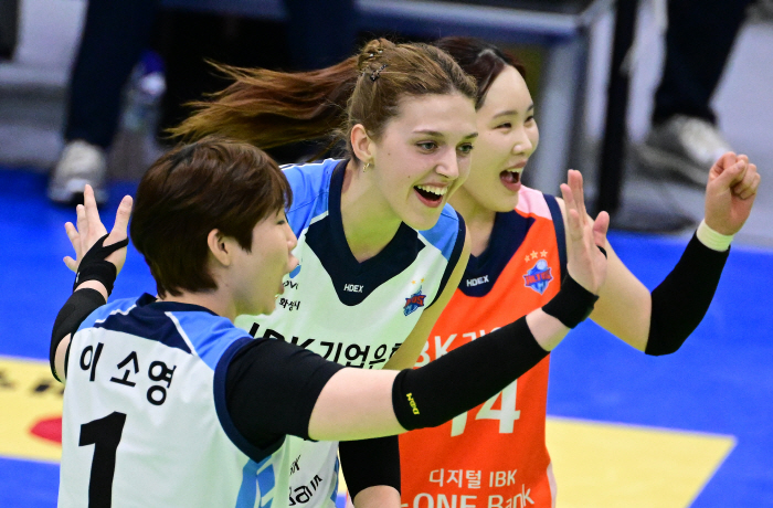 2위 지키기 쉽지 않네…IBK기업은행, 갈 길 바쁜 현대건설 발목 잡았다…