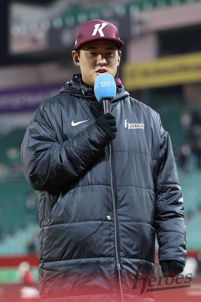 칭찬에 인색한 감독이 칭찬을 했다, 괜히 5억 신인이 아니네 '클래스가 …