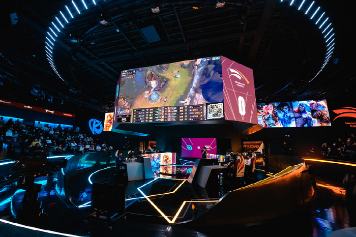 [퍼스트 스탠드] LCK 한화생명, 카르민 코프 꺾으며 3연승으로 1위 …