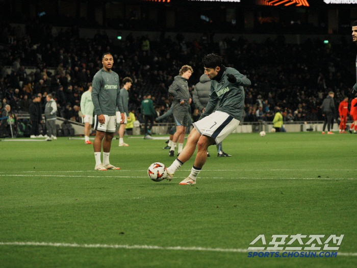 [UEL라이브]'손흥민 폭풍 압박' 토트넘 1-0 알크마르 전반 진행 중