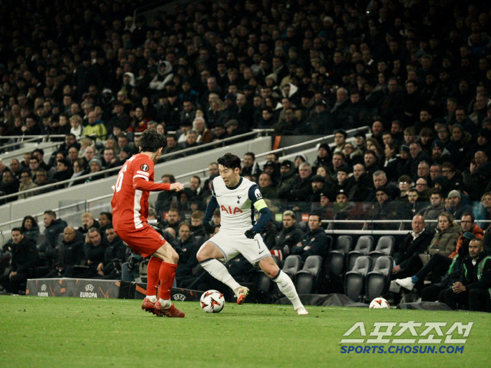 [UEL현장]'손흥민 추가골 도움! 12호 도움' 토트넘 2-0 알크마르 후반 진행 중