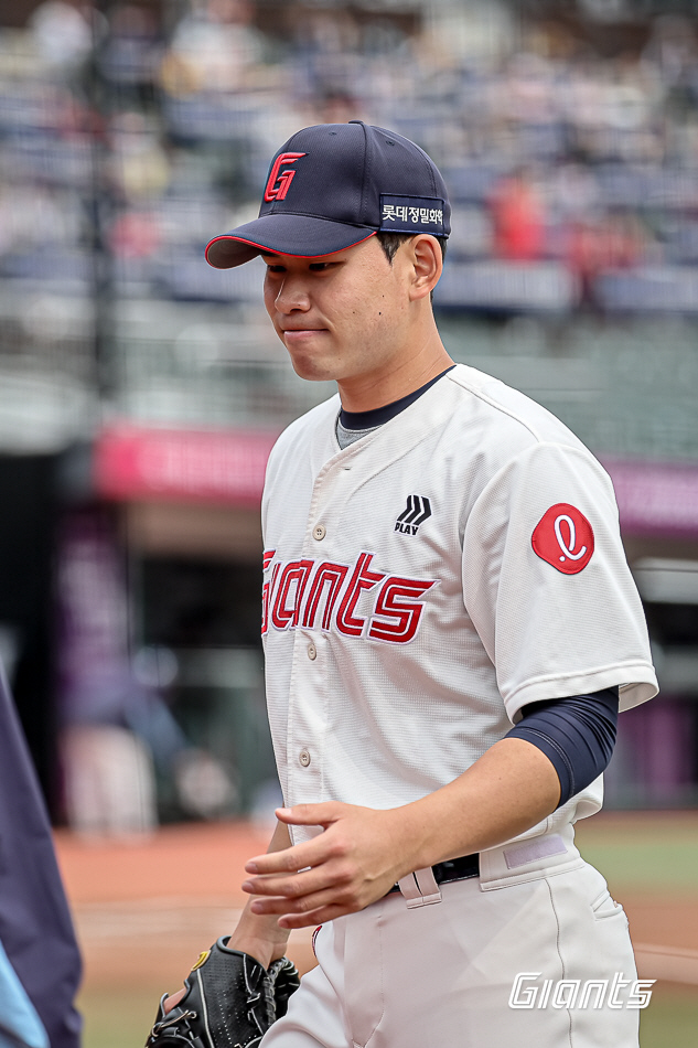 "류현진 선배와 인연? 무작정 찾아갔죠" 살아야한다는 간절함…김진욱이 '…