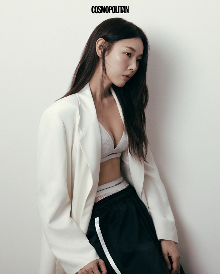 한혜진, '27시간 공복' 후 완성한 복근+볼륨 몸매..."다이어트 성공…