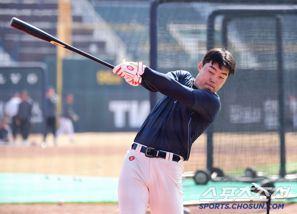 특타 참여→선발 출격! "이상없다" 日다녀온 고승민. 2번 지명타자 출격…