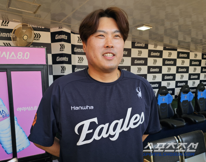류현진도 깜짝 놀랐다! ML 78승 '비결' 전수…갑자기 찾아온 23세 영건의 용기 [인터뷰]